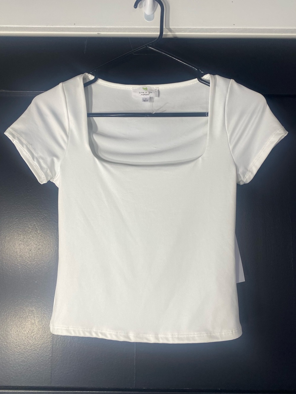4/$16 Live in the Moment Top